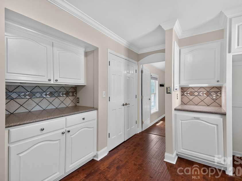 450 Bull Swamp Road, St. Matthews, SC 29135.  MLS# CAR4390532, YatesRealty ID 33494. 
