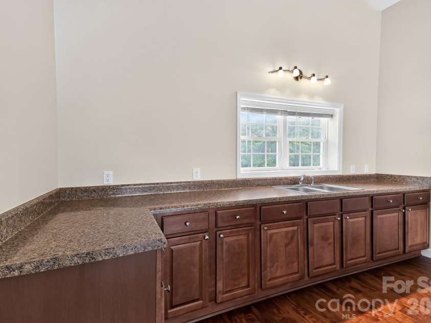450 Bull Swamp Road, St. Matthews, SC 29135.  MLS# CAR4390532, YatesRealty ID 33494. 