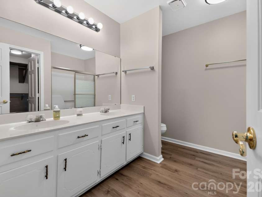 450 Bull Swamp Road, St. Matthews, SC 29135.  MLS# CAR4390532, YatesRealty ID 33494. 