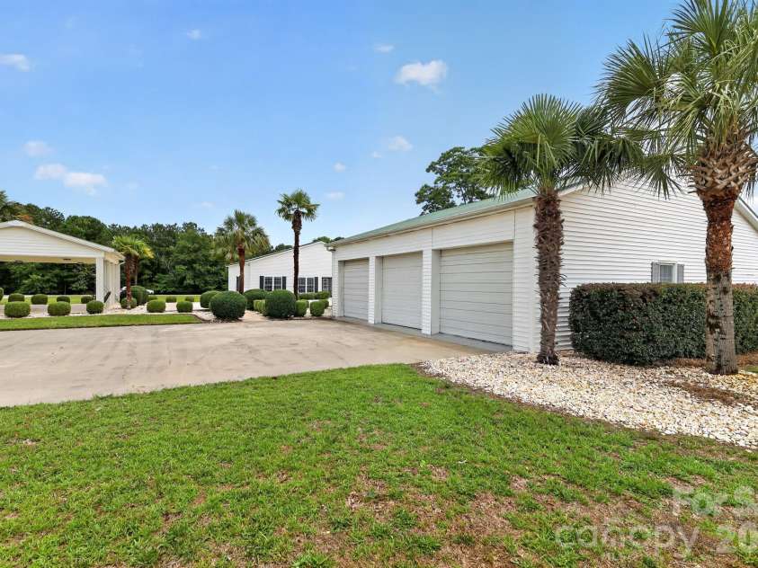 450 Bull Swamp Road, St. Matthews, SC 29135.  MLS# CAR4390532, YatesRealty ID 33494. 