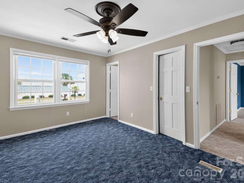 450 Bull Swamp Road, St. Matthews, SC 29135.  MLS# CAR4390532, YatesRealty ID 33494. 