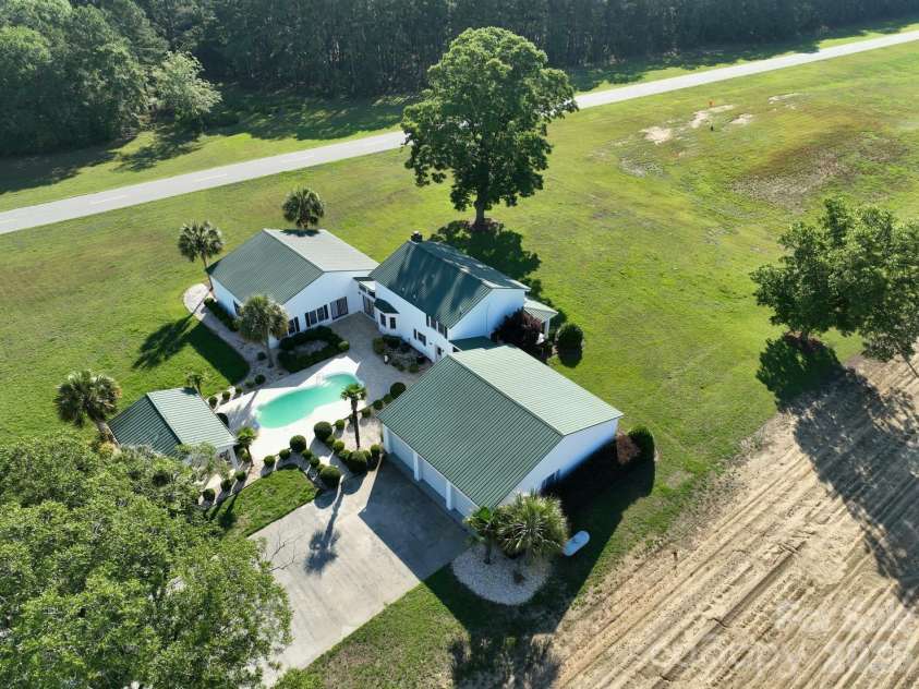450 Bull Swamp Road, St. Matthews, SC 29135.  MLS# CAR4390532, YatesRealty ID 33494. 