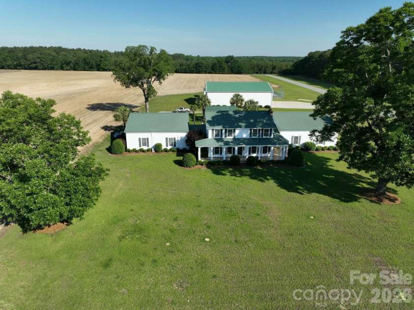 450 Bull Swamp Road, St. Matthews, SC 29135.  MLS# CAR4390532, YatesRealty ID 33494. 
