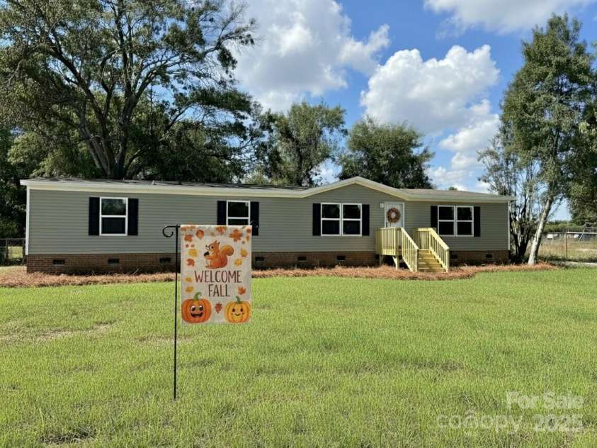 548 Highway 1 Highway, Cheraw, SC 29520.  MLS# CAR4267217, YatesRealty ID 33494. 