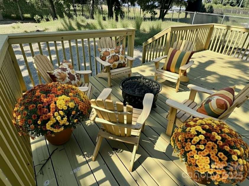 548 Highway 1 Highway, Cheraw, SC 29520.  MLS# CAR4267217, YatesRealty ID 33494. 