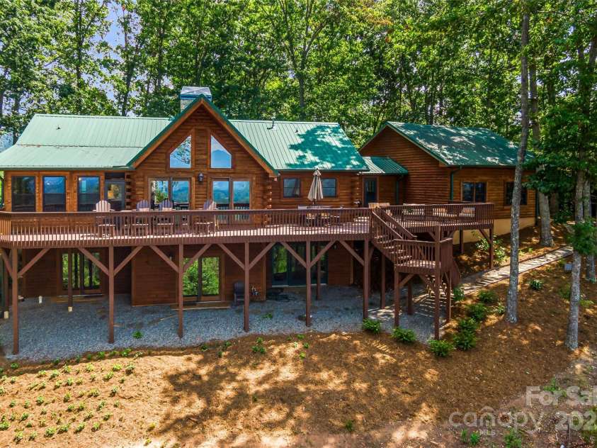 82 Running Ridge Road, Asheville, NC 28804.  MLS# CAR4294113, YatesRealty ID 33495. 