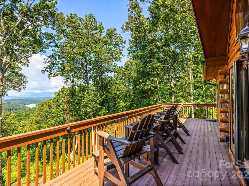 82 Running Ridge Road, Asheville, NC 28804.  MLS# CAR4294113, YatesRealty ID 33495. 