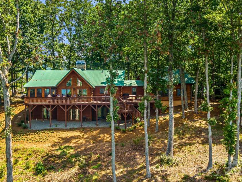 82 Running Ridge Road, Asheville, NC 28804.  MLS# CAR4294113, YatesRealty ID 33495. 