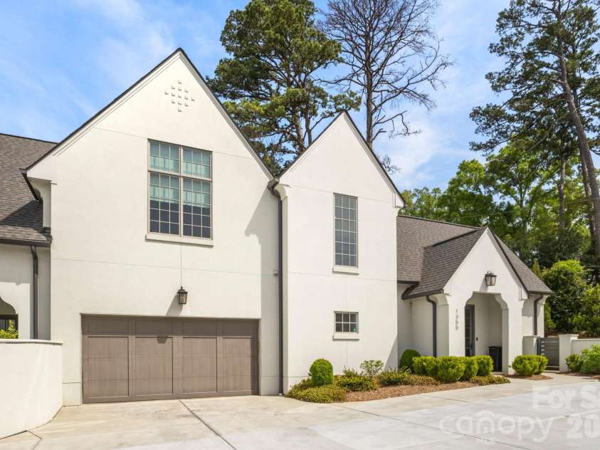 1355 Kings Drive, Charlotte, NC 28207.  MLS# CAR4391517, YatesRealty ID 33496. 