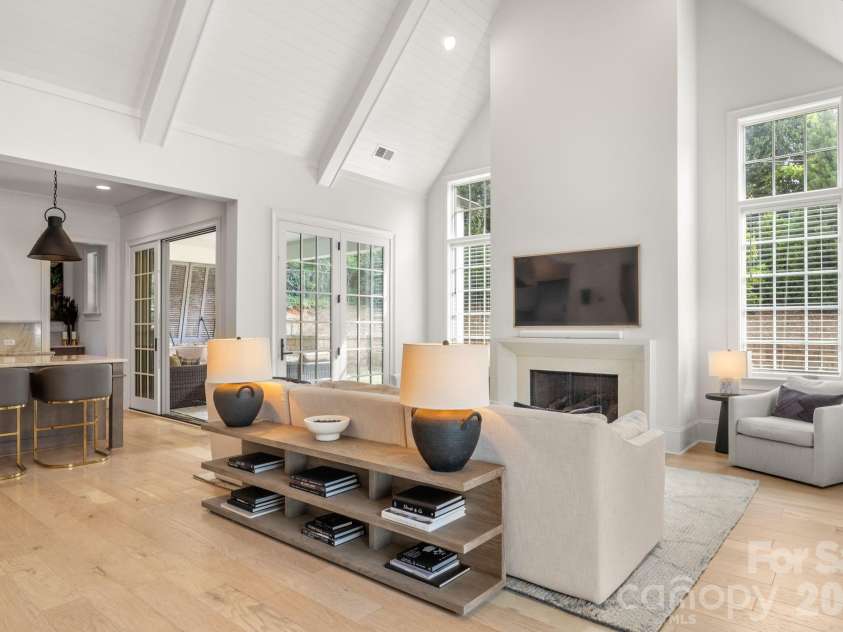 1355 Kings Drive, Charlotte, NC 28207.  MLS# CAR4391517, YatesRealty ID 33496. 