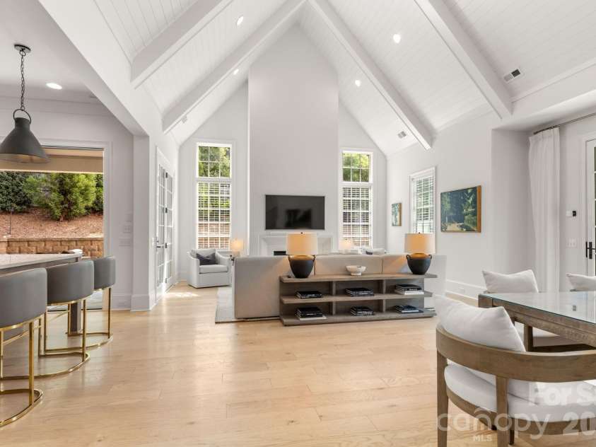 1355 Kings Drive, Charlotte, NC 28207.  MLS# CAR4391517, YatesRealty ID 33496. 