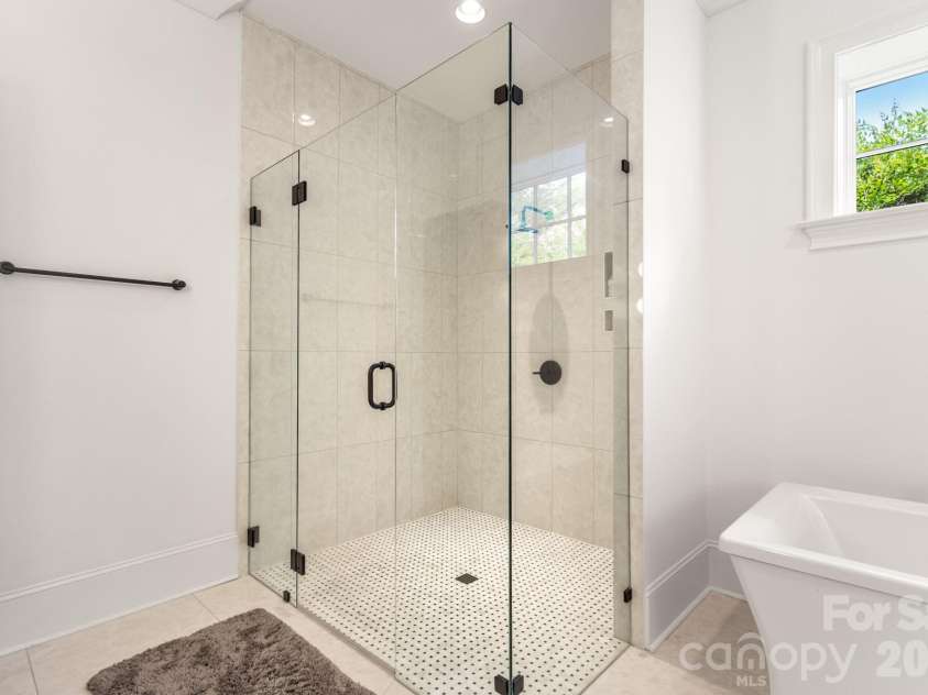 1355 Kings Drive, Charlotte, NC 28207.  MLS# CAR4391517, YatesRealty ID 33496. 