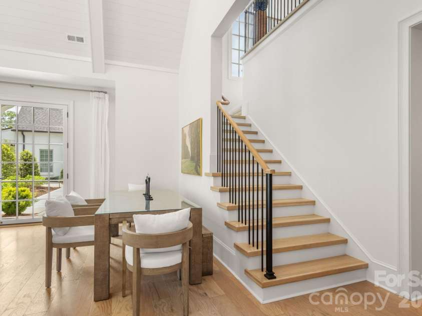 1355 Kings Drive, Charlotte, NC 28207.  MLS# CAR4391517, YatesRealty ID 33496. 