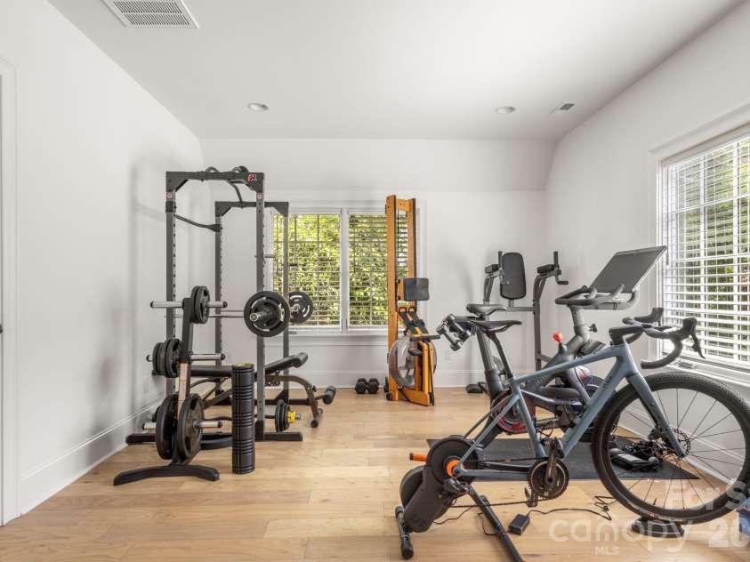 1355 Kings Drive, Charlotte, NC 28207.  MLS# CAR4391517, YatesRealty ID 33496. 
