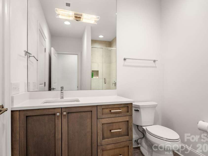 1355 Kings Drive, Charlotte, NC 28207.  MLS# CAR4391517, YatesRealty ID 33496. 