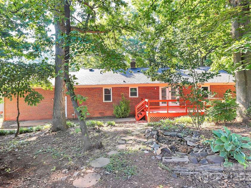 16509 Kimbolten Drive, Huntersville, NC 28078.  MLS# CAR4272794, YatesRealty ID 33496. 