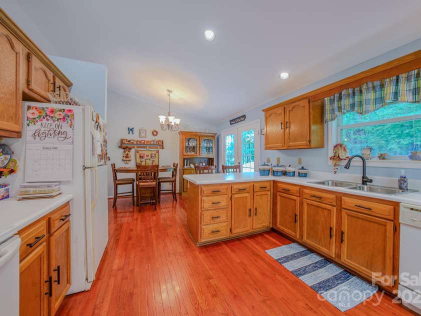 345 Sycamore Ridge Drive, Mars Hill, NC 28754.  MLS# CAR4288086, YatesRealty ID 33497. 