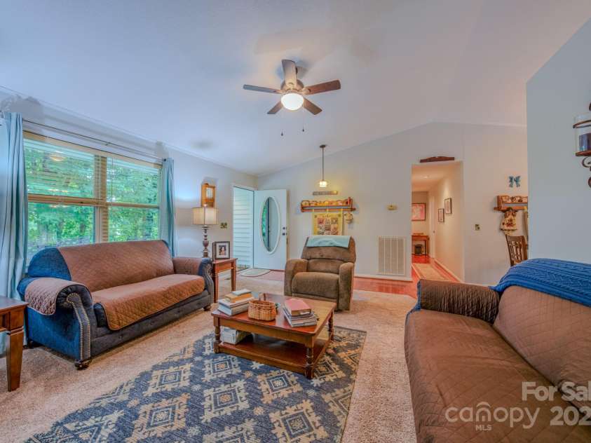 345 Sycamore Ridge Drive, Mars Hill, NC 28754.  MLS# CAR4288086, YatesRealty ID 33497. 