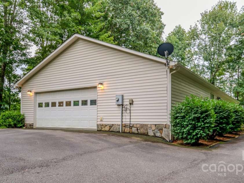 345 Sycamore Ridge Drive, Mars Hill, NC 28754.  MLS# CAR4288086, YatesRealty ID 33497. 