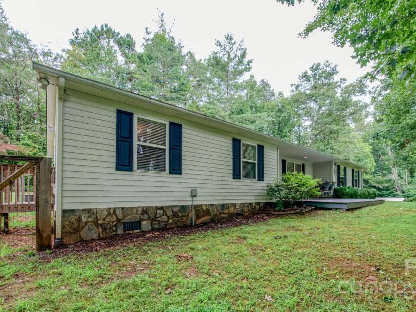 345 Sycamore Ridge Drive, Mars Hill, NC 28754.  MLS# CAR4288086, YatesRealty ID 33497. 