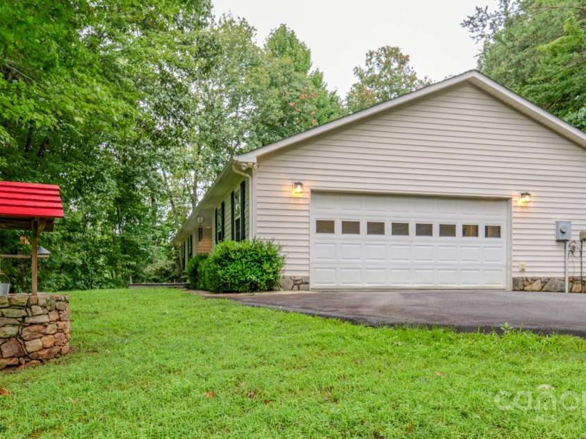 345 Sycamore Ridge Drive, Mars Hill, NC 28754.  MLS# CAR4288086, YatesRealty ID 33497. 