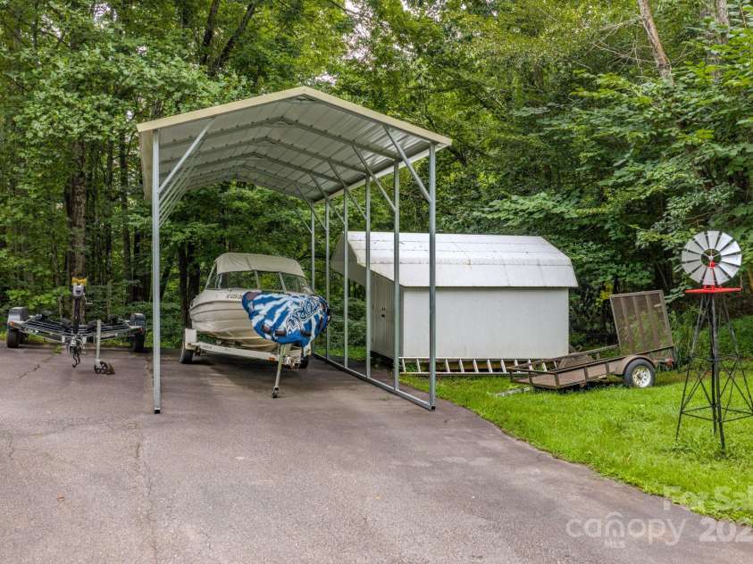 345 Sycamore Ridge Drive, Mars Hill, NC 28754.  MLS# CAR4288086, YatesRealty ID 33497. 