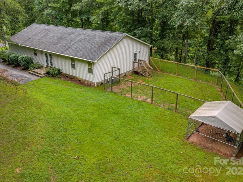 345 Sycamore Ridge Drive, Mars Hill, NC 28754.  MLS# CAR4288086, YatesRealty ID 33497. 