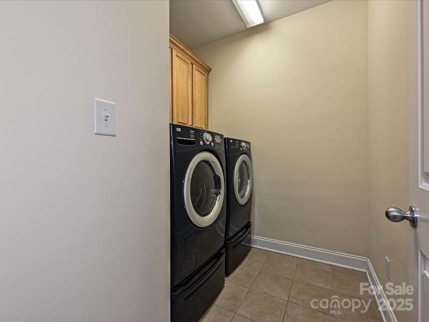 2055 Sunswept Lane, York, SC 29745.  MLS# CAR4276361, YatesRealty ID 33498. 1st Floor Laundry