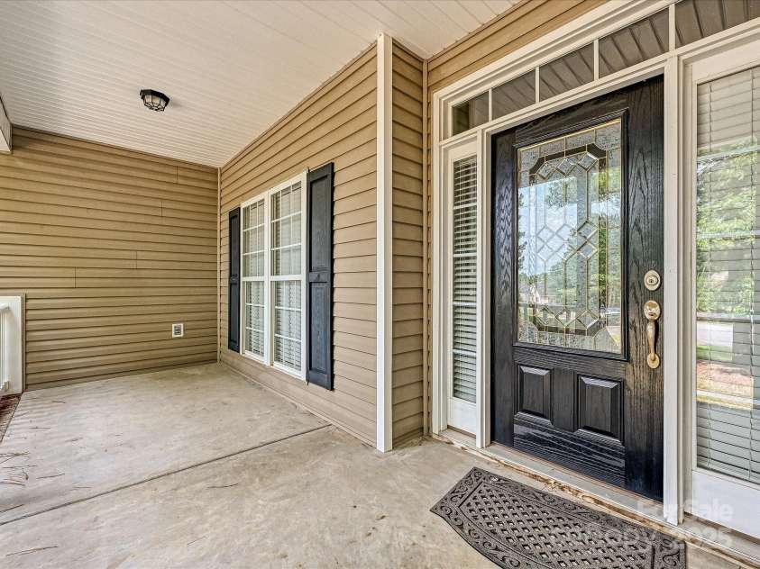 2055 Sunswept Lane, York, SC 29745.  MLS# CAR4276361, YatesRealty ID 33498. Front Porch