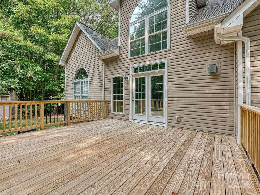2055 Sunswept Lane, York, SC 29745.  MLS# CAR4276361, YatesRealty ID 33498. New Deck