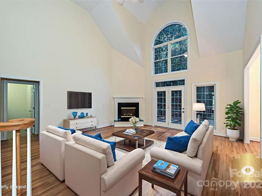 2055 Sunswept Lane, York, SC 29745.  MLS# CAR4276361, YatesRealty ID 33498. Staged Great Room