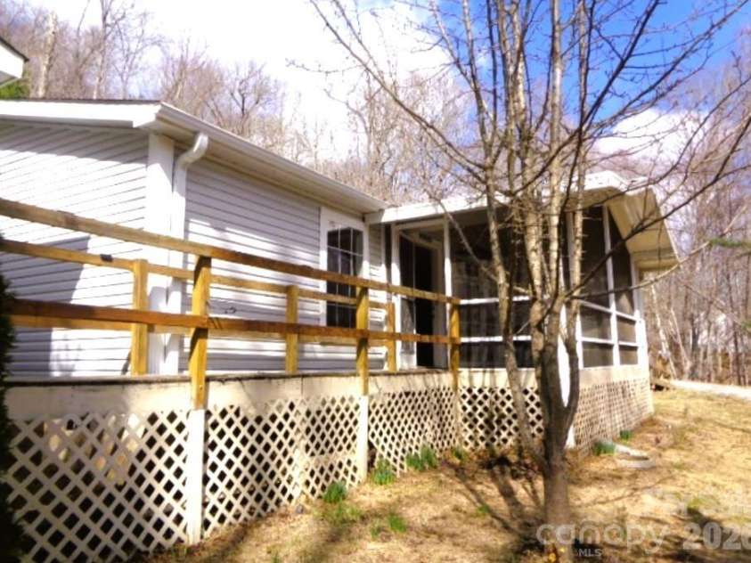 47 Integrity Mountain Road, Otto, NC 28763.  MLS# CAR4393310, YatesRealty ID 33498. 