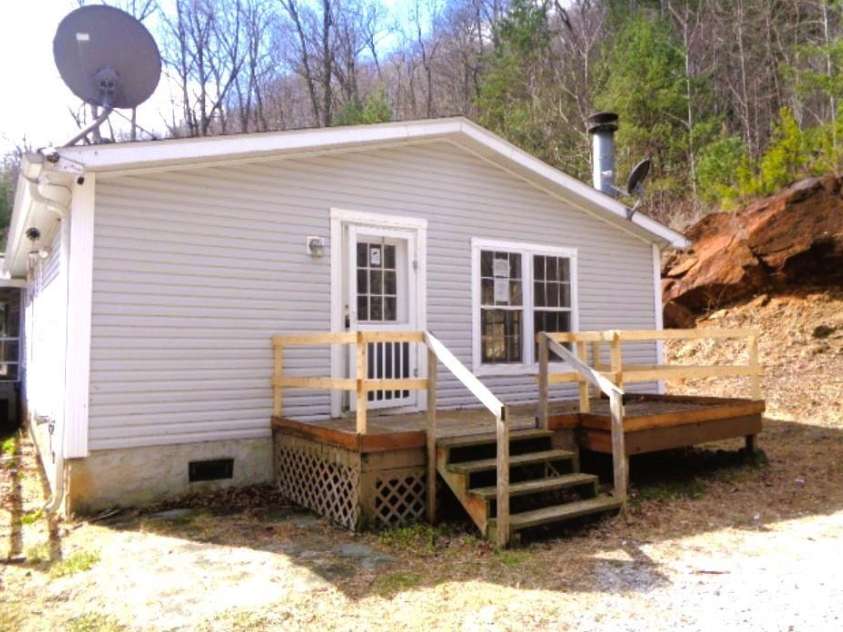 47 Integrity Mountain Road, Otto, NC 28763.  MLS# CAR4393310, YatesRealty ID 33498. 