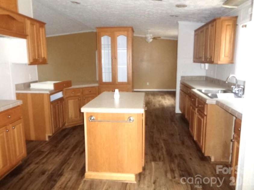 47 Integrity Mountain Road, Otto, NC 28763.  MLS# CAR4393310, YatesRealty ID 33498. 