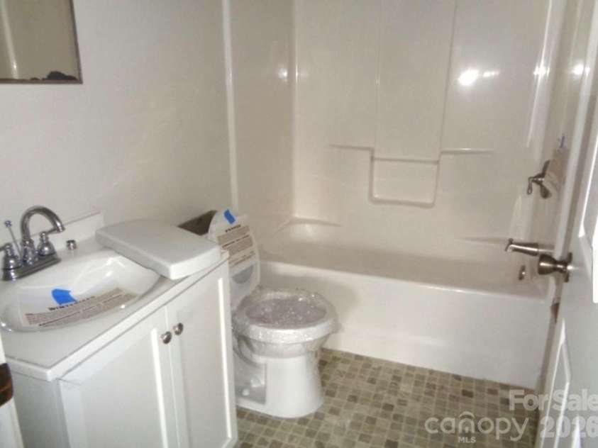 47 Integrity Mountain Road, Otto, NC 28763.  MLS# CAR4393310, YatesRealty ID 33498. 