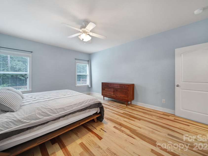 121 Holt Lane, Mooresville, NC 28117.  MLS# CAR4281548, YatesRealty ID 33499. Primary Bedroom