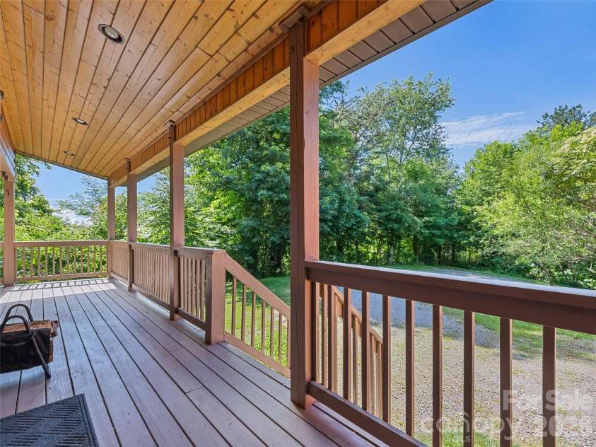 51 Stony Pond Lane, Canton, NC 28716.  MLS# CAR4380850, YatesRealty ID 33499. Covered entry a spacious driveway 