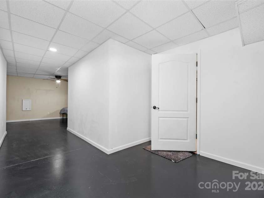 1350 Kensington Circle, Newton, NC 28658.  MLS# CAR4207985, YatesRealty ID 335. 