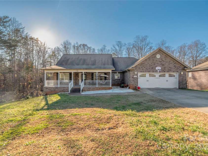 1350 Kensington Circle, Newton, NC 28658.  MLS# CAR4207985, YatesRealty ID 335. Front of home