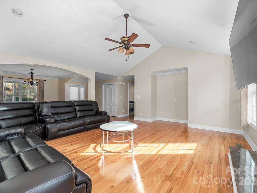 1350 Kensington Circle, Newton, NC 28658.  MLS# CAR4207985, YatesRealty ID 335. Living room