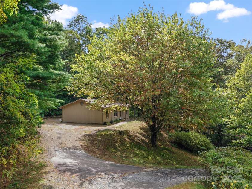 158 Dover Lane, Spruce Pine, NC 28777.  MLS# CAR4305142, YatesRealty ID 335. 