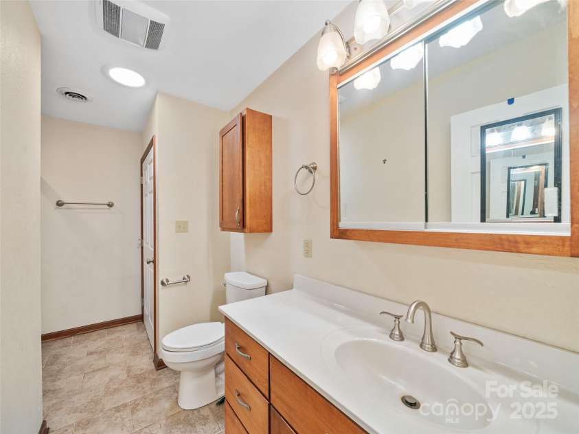 158 Dover Lane, Spruce Pine, NC 28777.  MLS# CAR4305142, YatesRealty ID 335. 