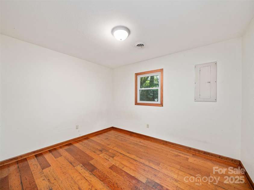 158 Dover Lane, Spruce Pine, NC 28777.  MLS# CAR4305142, YatesRealty ID 335. 