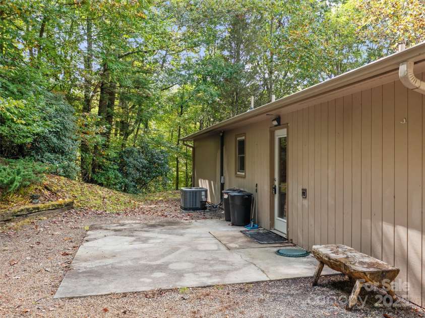 158 Dover Lane, Spruce Pine, NC 28777.  MLS# CAR4305142, YatesRealty ID 335. 