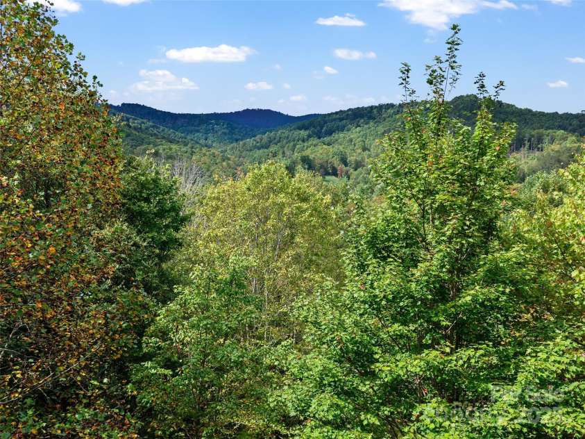 158 Dover Lane, Spruce Pine, NC 28777.  MLS# CAR4305142, YatesRealty ID 335. 