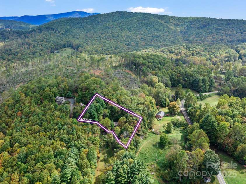 158 Dover Lane, Spruce Pine, NC 28777.  MLS# CAR4305142, YatesRealty ID 335. 