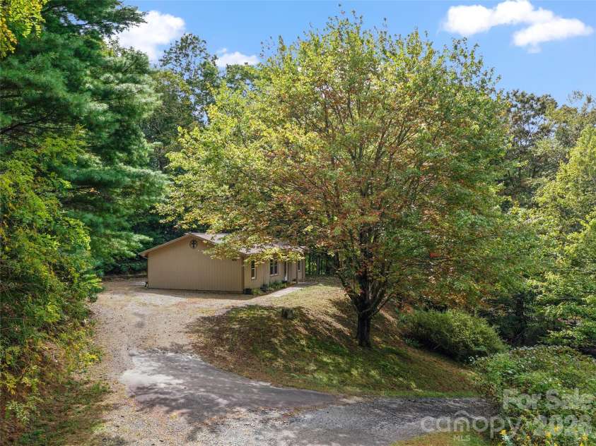 158 Dover Lane, Spruce Pine, NC 28777.  MLS# CAR4305142, YatesRealty ID 335. 