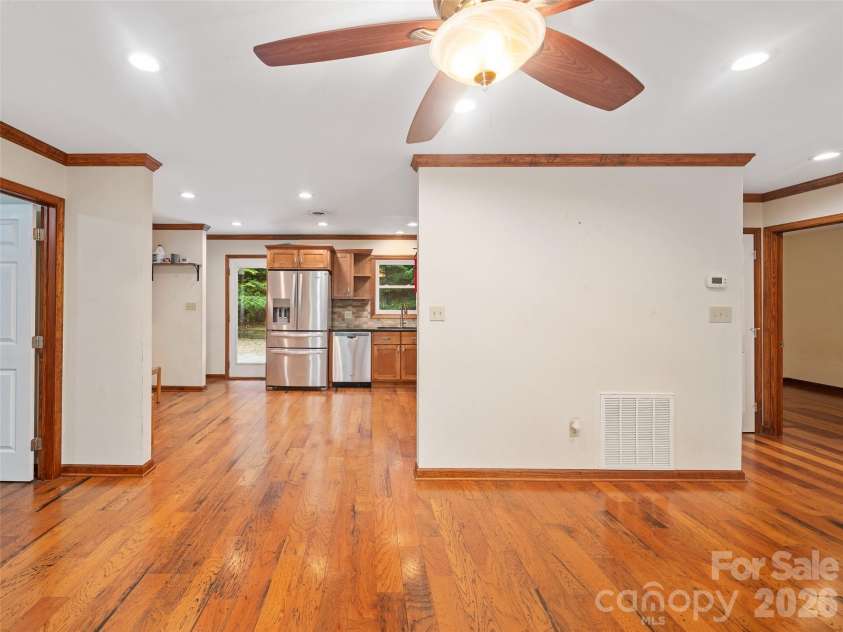 158 Dover Lane, Spruce Pine, NC 28777.  MLS# CAR4305142, YatesRealty ID 335. 
