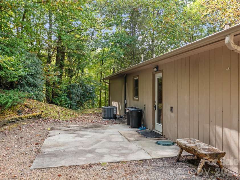 158 Dover Lane, Spruce Pine, NC 28777.  MLS# CAR4305142, YatesRealty ID 335. 