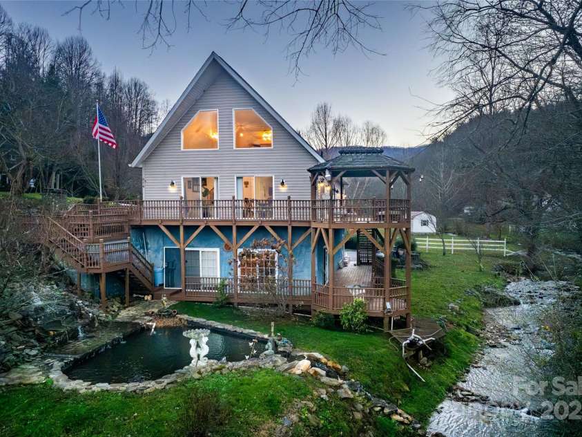 814 Barkers Creek Road, Whittier, NC 28789.  MLS# CAR4325826, YatesRealty ID 3350. 